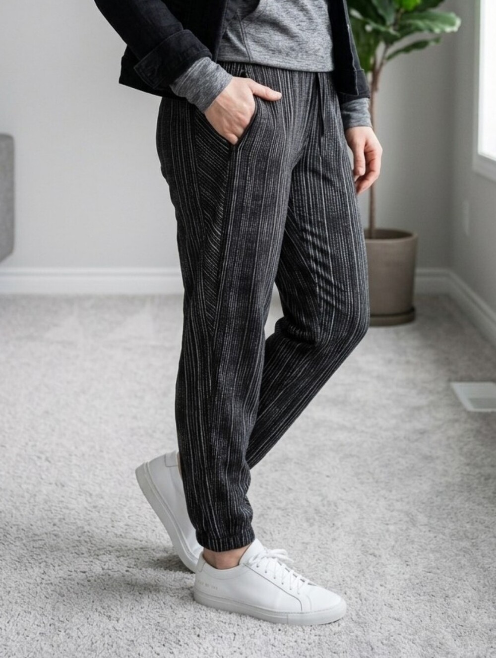 Athleta Pants JOGGERS Black White Stripe 3 Zipper Pockets Elastic Waist Band
